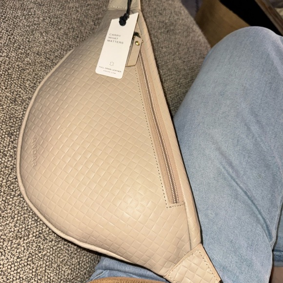 Andar Cream Crossbody Bag Leather Tatum